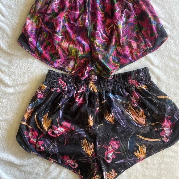 Two pairs of Lululemon hottie hot shorts lot of (2) size 10 - Picture 6 of 8
